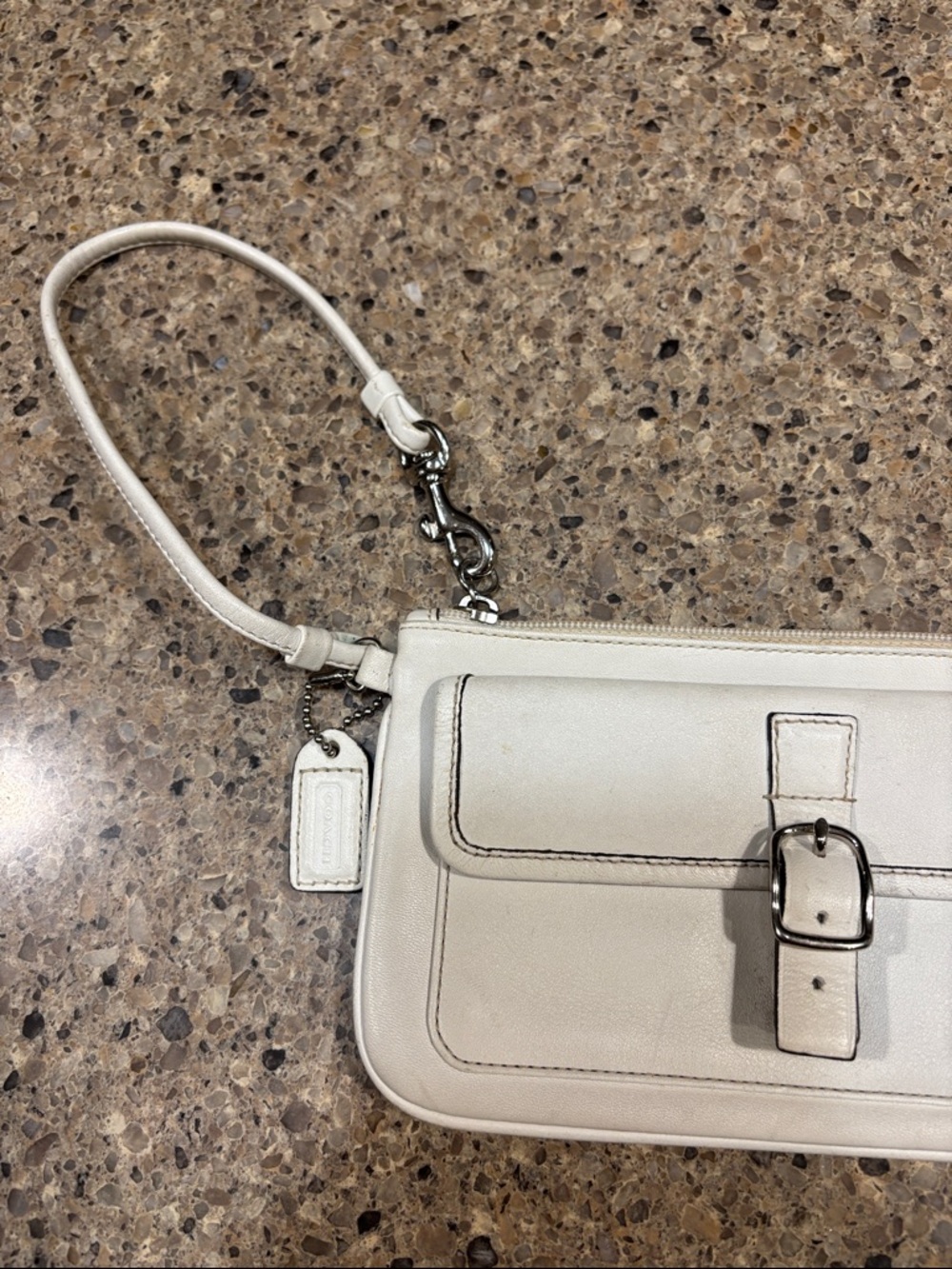 Coach Vintage Hampton Women's Cream Leather Wristlet Clutch with Buckle Detail - Picture 2 of 5
